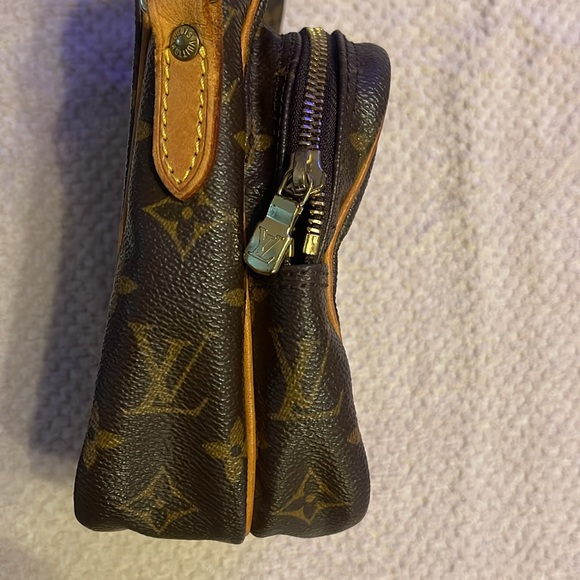 AUTHENTIC LOUIS VUITTON DANUBE CROSSBODY WITH COA FROM ENTRUPY - Picture 8 of 10